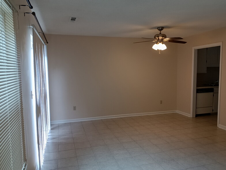 Living room - 4725 Bayfield Dr