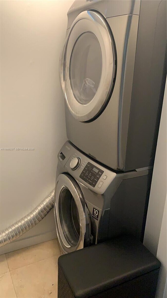 Building Photo - 1 Century Ln