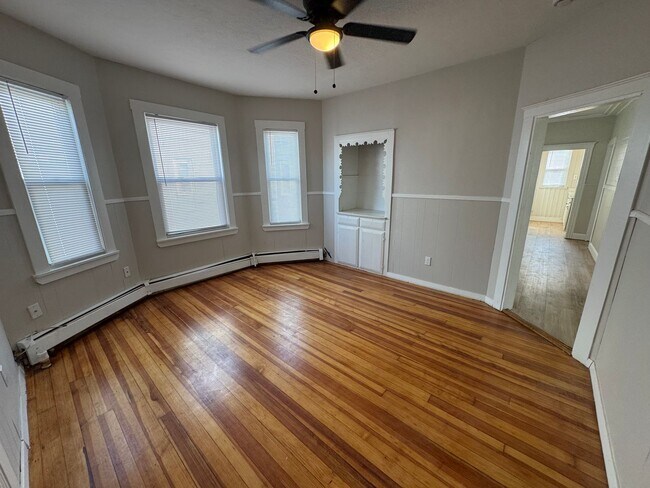 Building Photo - 58 Pilling St