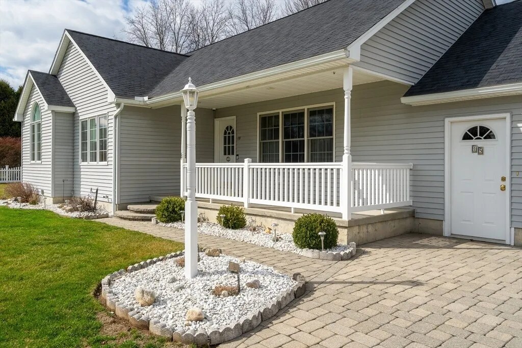 Front Porch - 15 Holly Cir