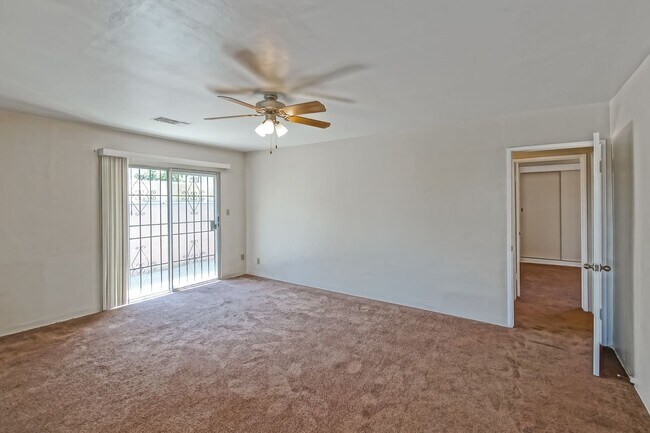 Building Photo - ***$500 OFF FIRST MONTHS RENT*** SPACIOUS, BRIGHT & AIRY, 3BR2BA HOME W/ GREAT OUTDOOR SPACE, LAR...