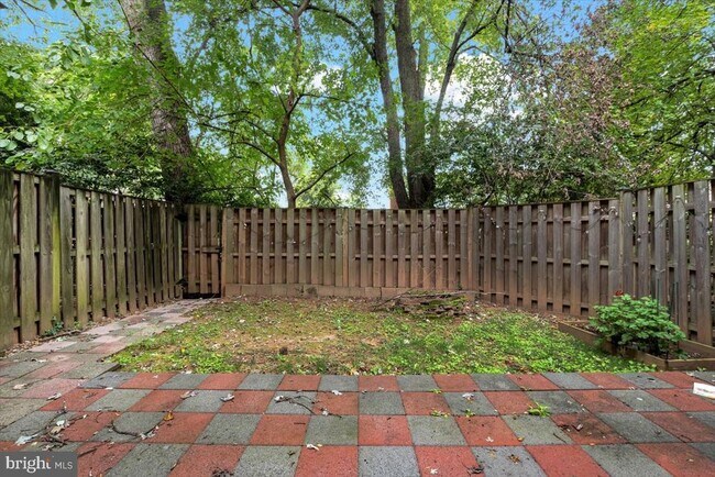 Building Photo - 2904 Oakton Crest Pl