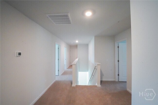 Building Photo - 143 Kraft Kove