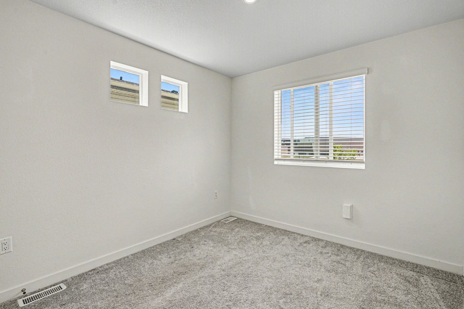 Building Photo - 5059 N Walden Wy