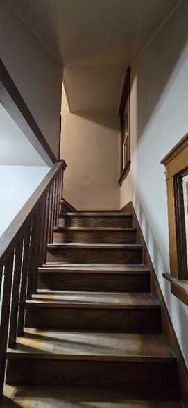 Building Photo - 1025 S 17th St