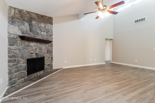 Building Photo - 11665 Summer Tree Rd N