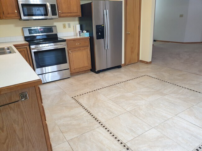 Building Photo - 2811 Winterbrook Cir