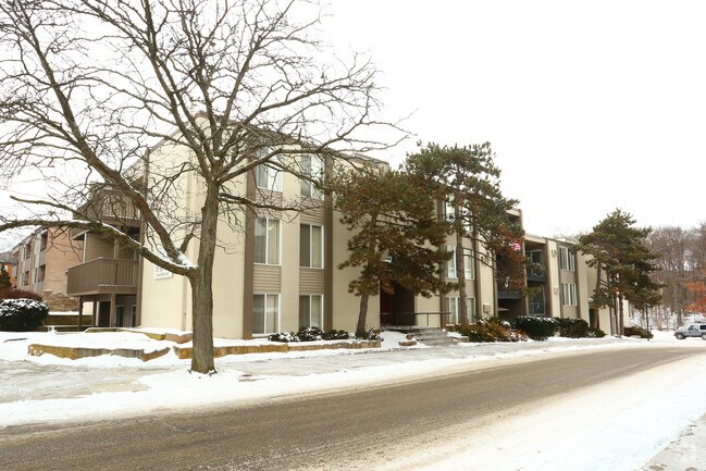 Building Photo - River Park Apartments