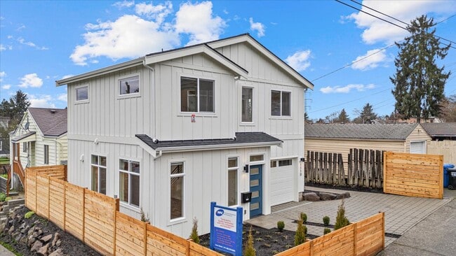 Building Photo - Newly Built Modern Craftsman in Prime Seattle Location