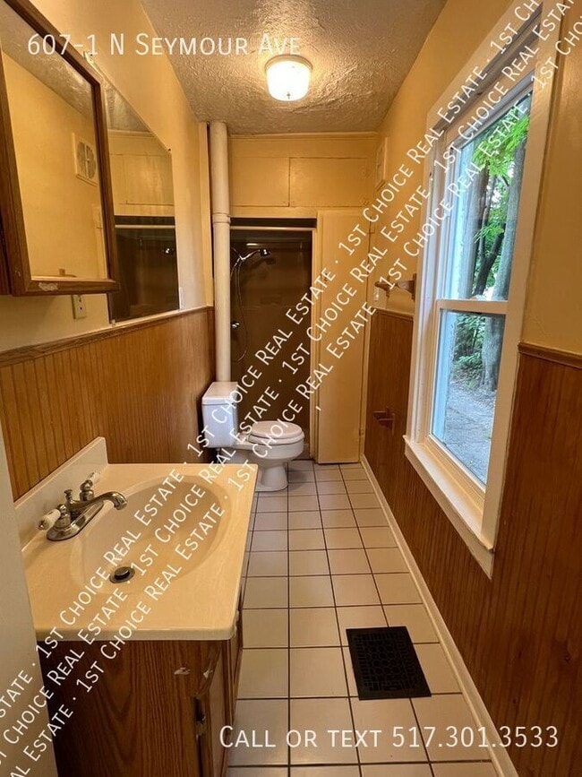 Building Photo - 607-1 N Seymour Ave-