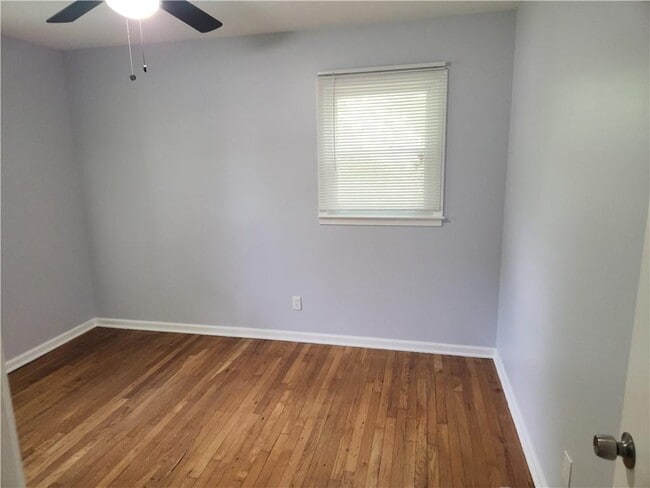Building Photo - 2888 Mockingbird Cir