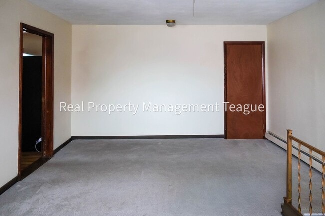 Building Photo - Charming 3 bedrooms in Rensselaer