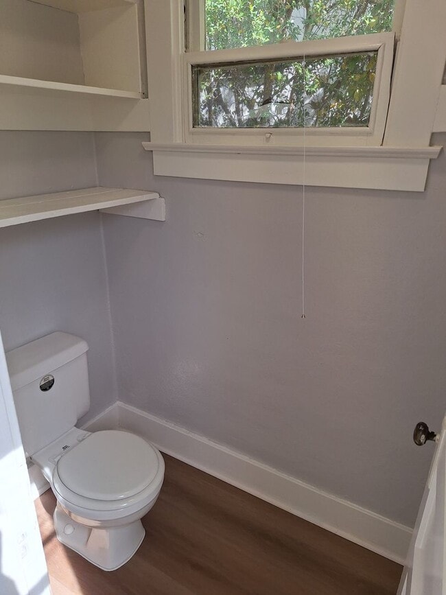 Building Photo - **Incredible 2 Bedroom, 1.5 Bath Home with a Fun Bonus Room!** Don’t miss out on this fantastic o...