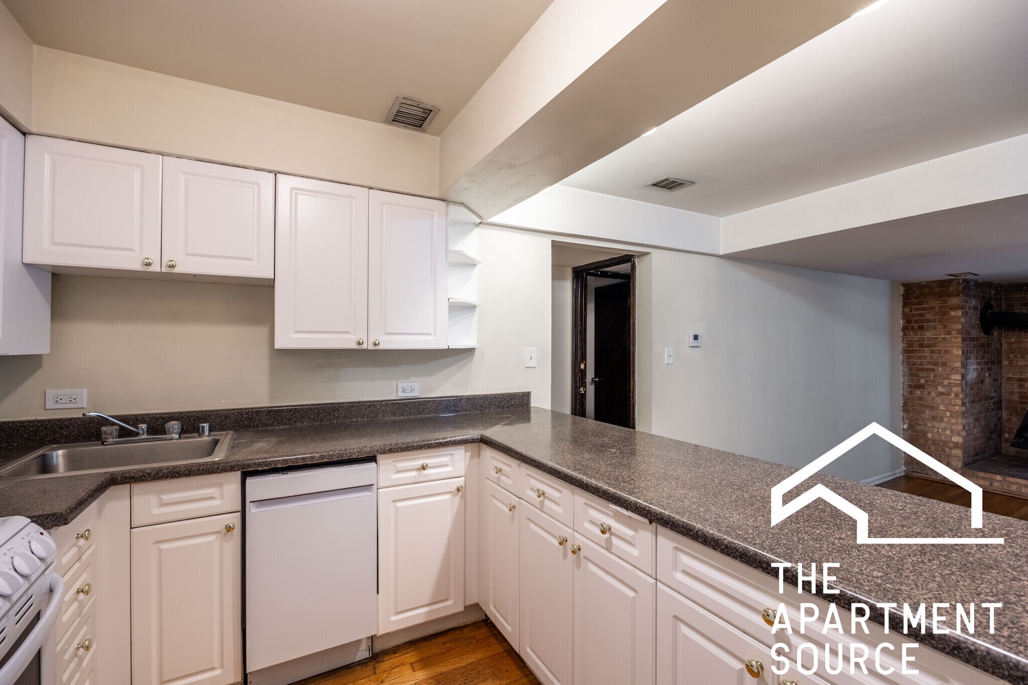 Building Photo - 1225 N La Salle Dr