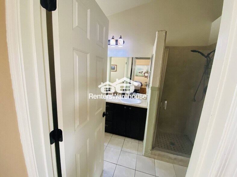 Building Photo - 4805 E Kachina Trail