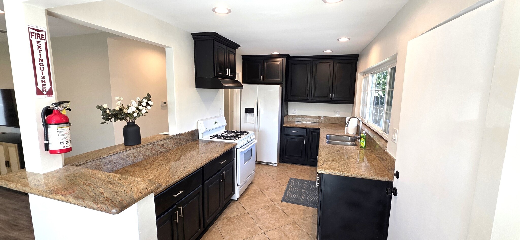 Kitchen - 13821 Burton St