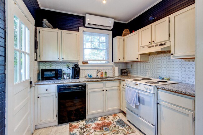 Building Photo - 116 Reid St