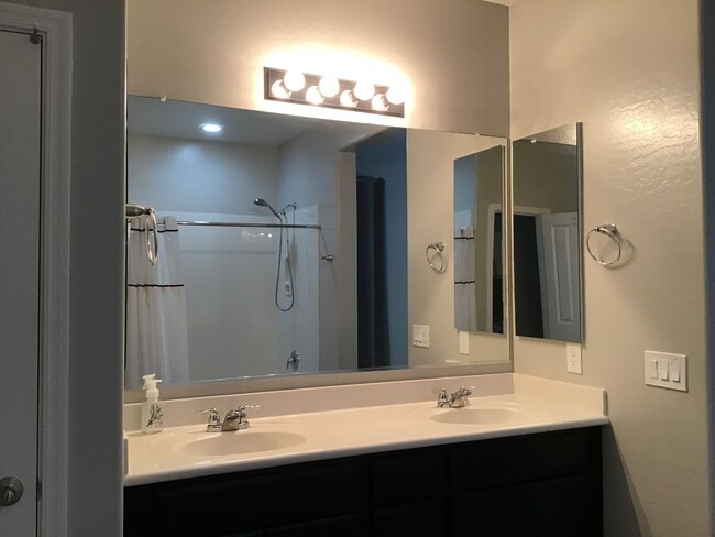 Building Photo - Stylish 3-Bedroom Home in Rancho El Dorado...
