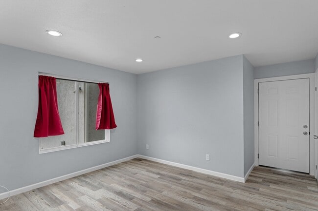 Building Photo - Stunning Remodeled 3-Bed, 3.5-Bath Home with Two Kitchens & Expansive Private Driveway in La Mesa!