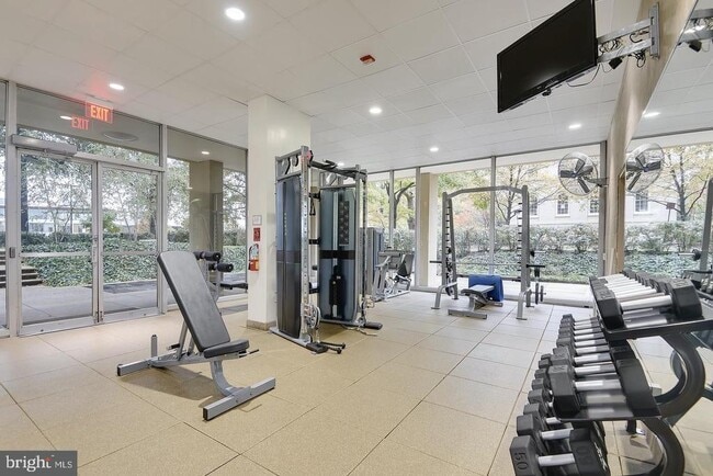 Building Photo - 520 N St SW