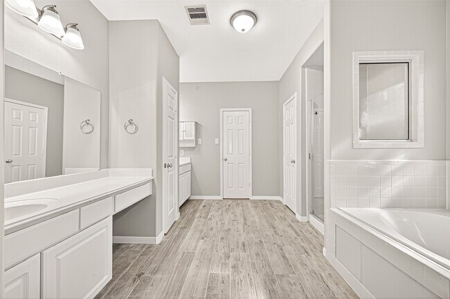 Building Photo - 1903 Amber Trail Ln