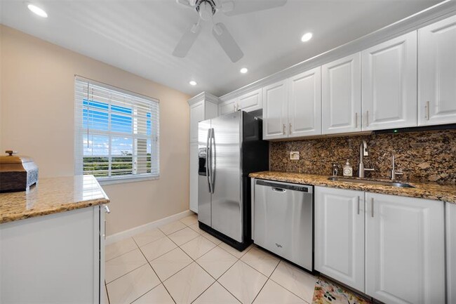 Building Photo - 805 Cypress Blvd