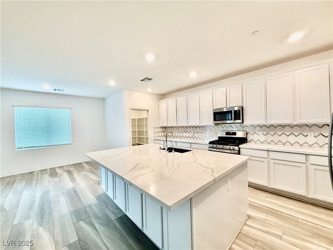 Building Photo - 9768 Abel Clf St