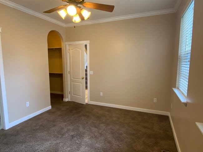 Building Photo - Half Price 1st Month! Beautiful 4 Bedroom 3.5 Bathroom Town Home In Logan