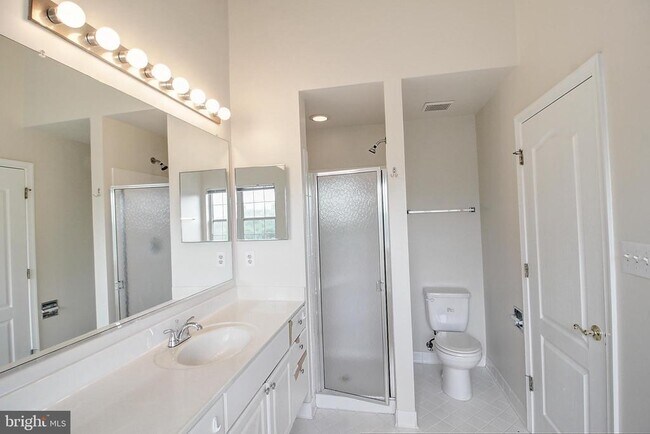 Building Photo - 925 Jubal Way