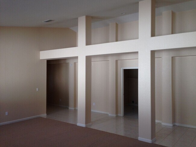 Building Photo - California Springs