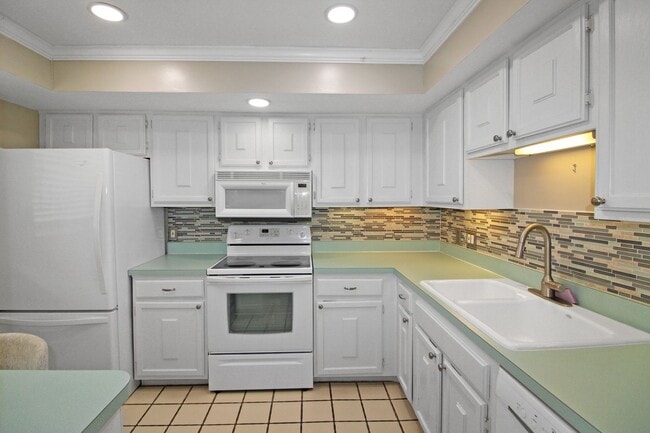 Building Photo - Casa Seville Annual Condo for Rent