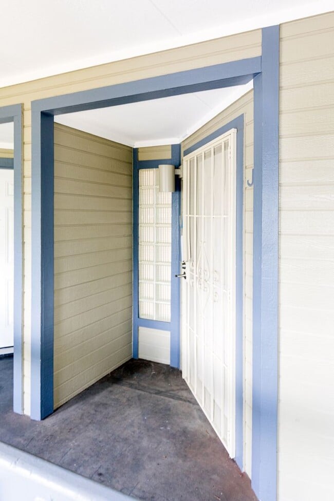 Building Photo - 91-241 Hanapouli Cir 24J
