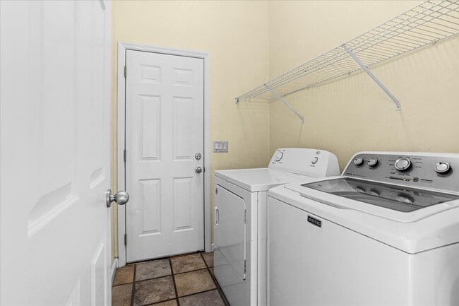 Building Photo - 11795 NW Creek Dr