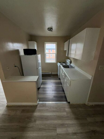 Building Photo - 13975 Superior Ave