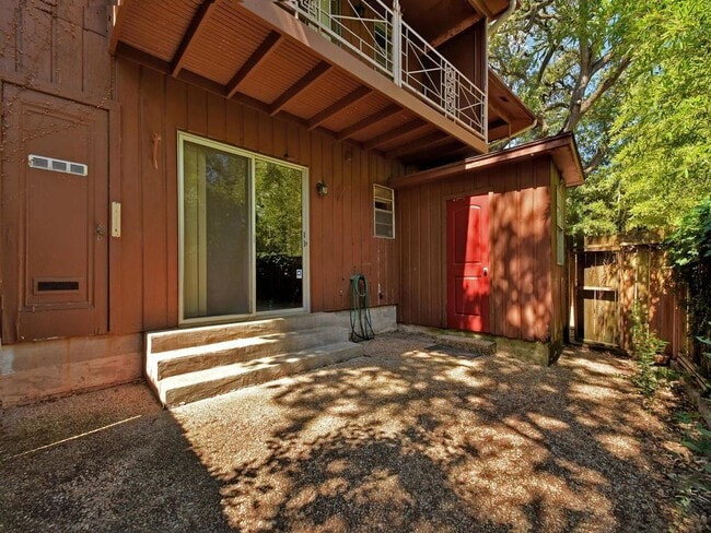 Building Photo - 206 Park Ln