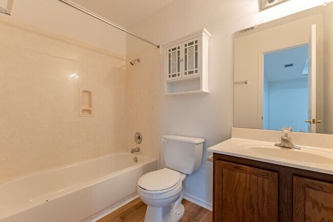 Building Photo - 1225 Anise Dr