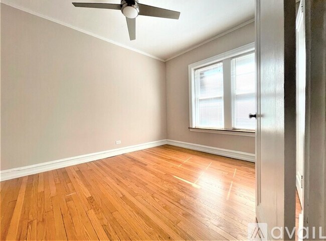 Primary Photo - 1352 W Carmen Ave