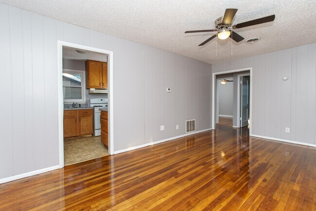 Building Photo - 1312 S Fern St