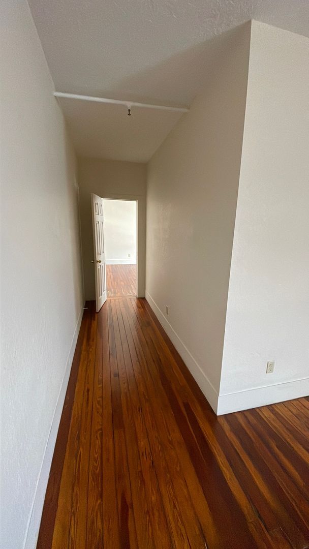Building Photo - Spacious 2/2 Apartment in Heart of Umatilla!