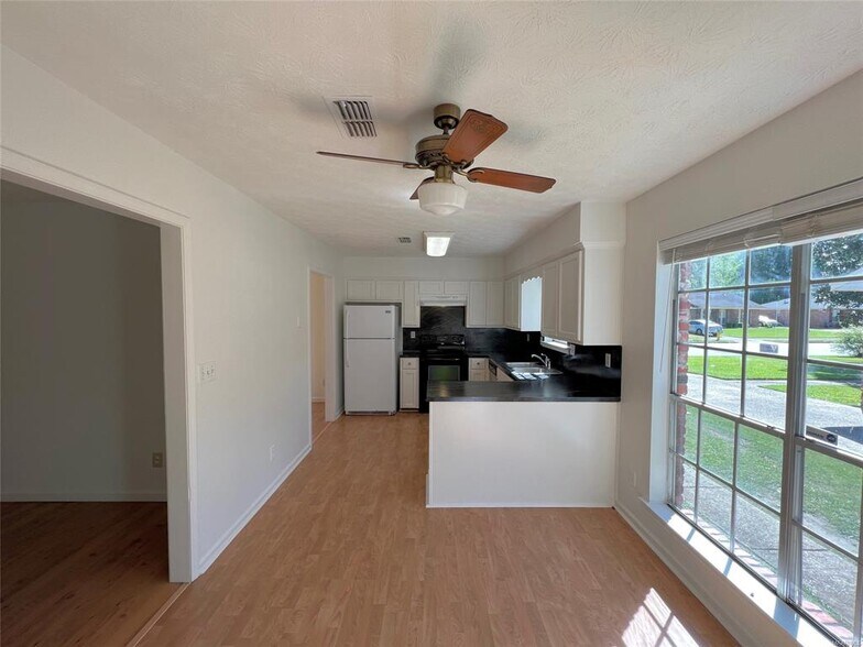 Building Photo - 5725 Bangor Ct