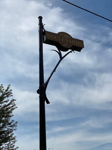 Building Photo - 419 E Oakwood Blvd