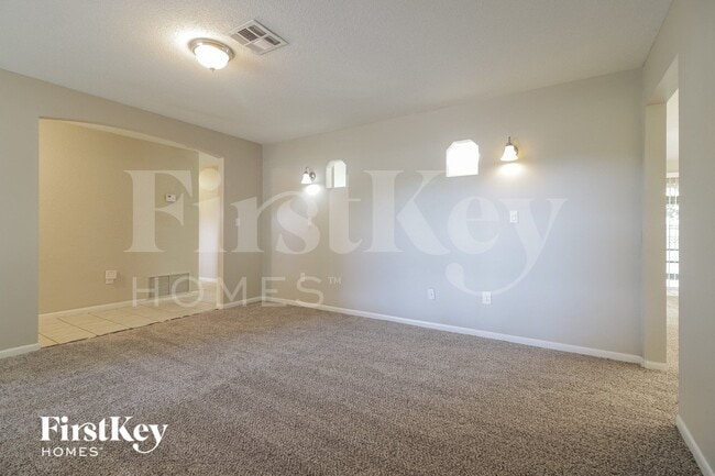 Building Photo - 1340 Sharon Dr