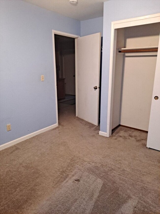 Building Photo - Charming 3 Bedroom, 2 Bath Home in a Prime Neighborhood!