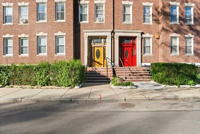 Building Photo - 86 Winthrop St