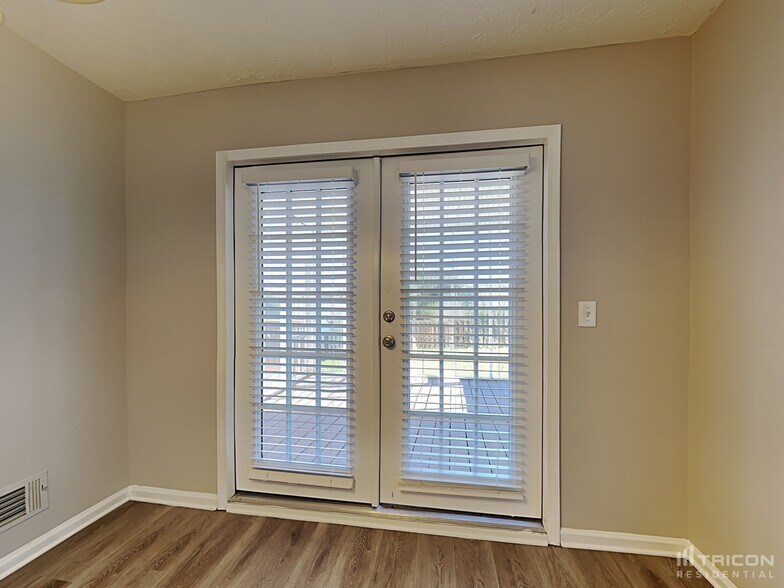 Building Photo - 153 Lake Terrace
