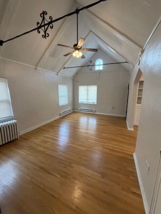 Building Photo - 3809 Beechwood Blvd