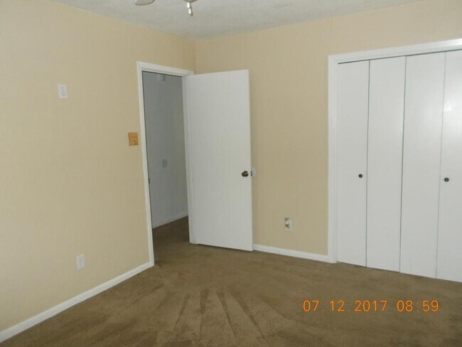 Building Photo - 112 Myra Lou Ave