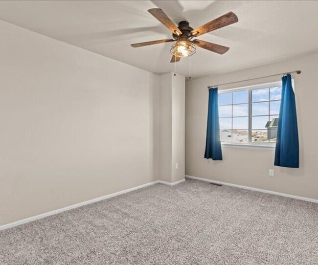 Building Photo - Modern 4-Bedroom Home in Desirable Promontory Neighborhood - Pet Friendly