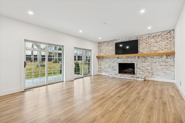 Building Photo - Stunning Renovated 5-Bedroom Exton Home – 6-Month Lease, Gourmet Kitchen & Walkout Basement