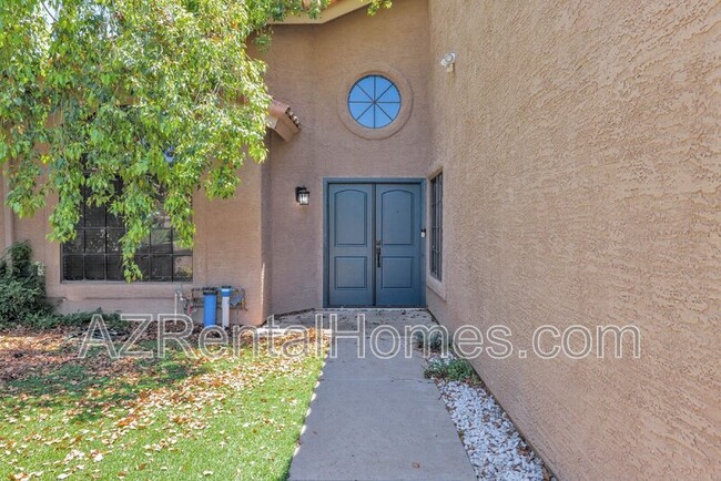 Building Photo - 39 E La Vieve Ln